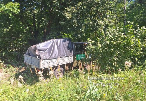 В Бавлах произошло ДТП с участием УАЗа и самосвала