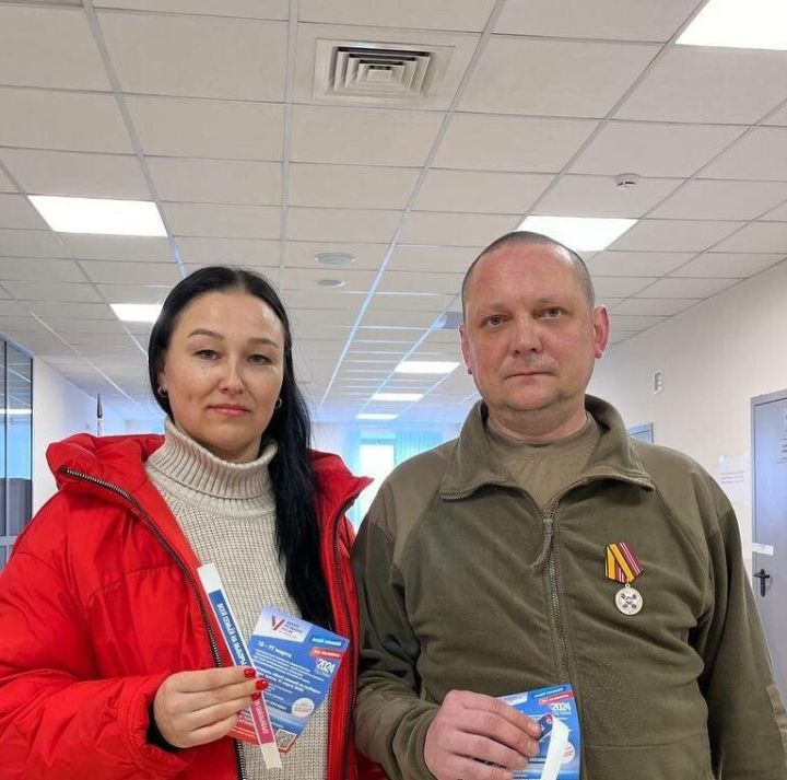 Участник СВО стал одним из первых проголосовавших в Казани