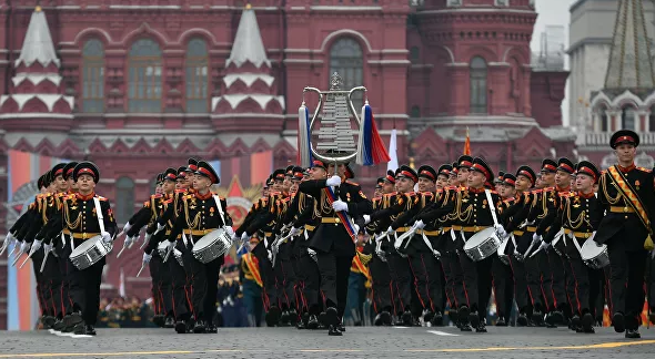 Проведение парада Победы отложили