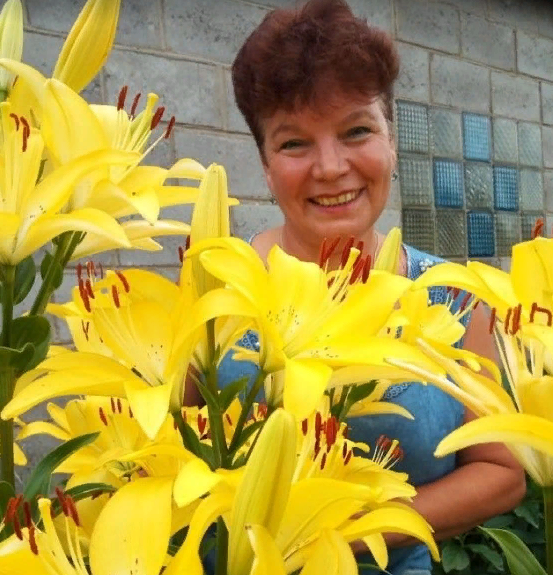 Жительница бавлинского села поделилась опытом цветоводства