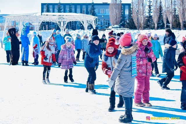 В нижней части Бавлов угощали горячими блинами