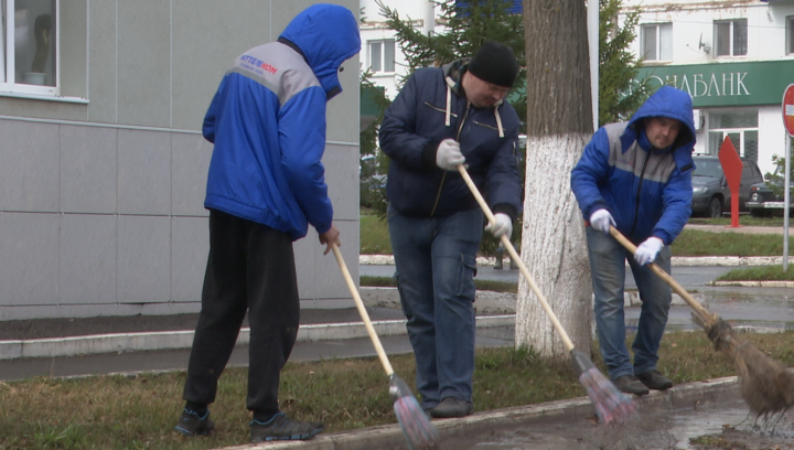 В Бавлах прошёл субботник