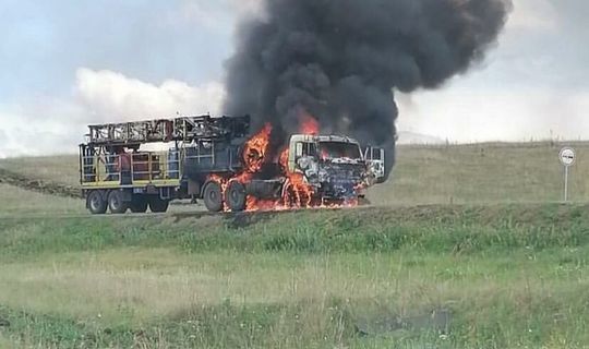 Баулы белән чиктәш районда машинага ут капкан