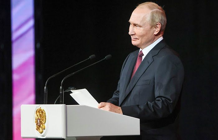 Большинство россиян поддерживают работу Путина