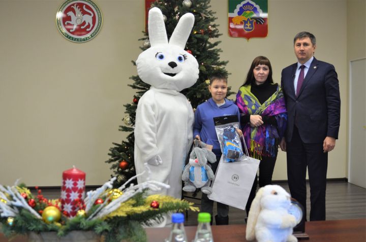 Президент РТ подарил бавлинскому школьнику спортивный инвентарь в рамках акции «Елка желаний»