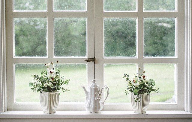 Как помыть окна без разводов: 7 советов, которые работают