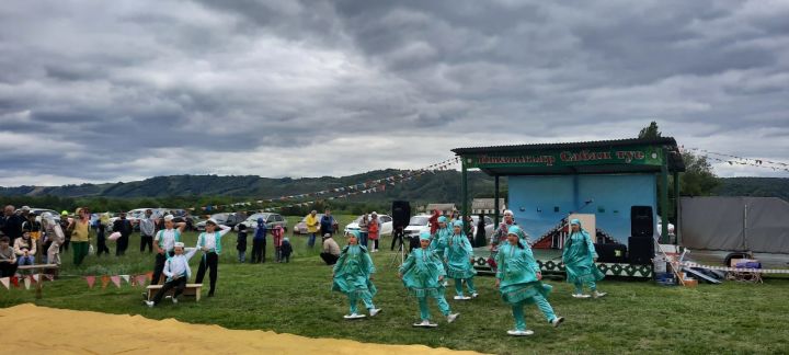 Труженики села Кзыл-Яр Бавлинского района весело отмечают Сабантуй