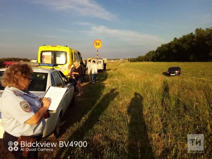 Два человека пострадали в столкновении двух легковушек на трассе М7 в Татарстане