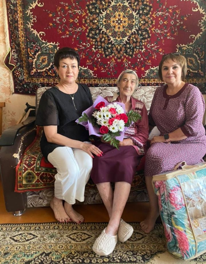 Бавлинка Нина Нагоркина отметила свой 90-летний юбилей
