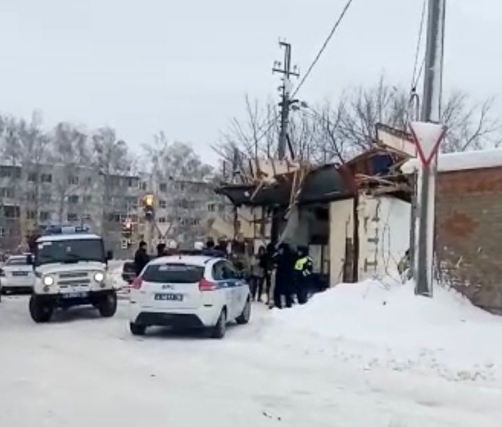 В соседнем районе в автосервисе произошел взрыв