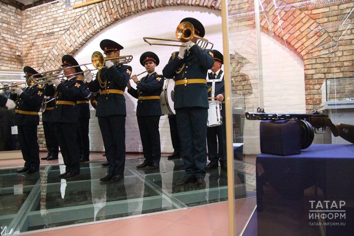 В Казани открылась выставка экспонатов музея Вооружённых Сил РФ