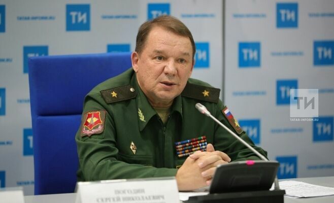 Военный комиссар РТ поздравил военных пенсионеров с профессиональным праздником