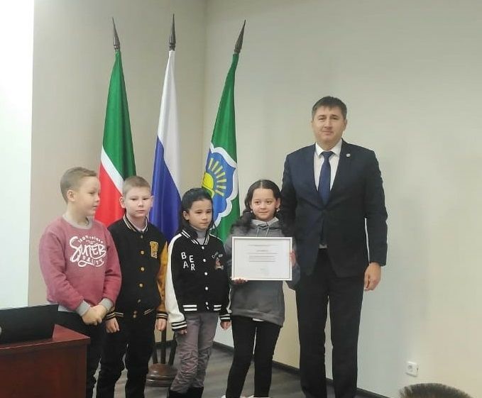 В Бавлах наградили победителей районных конкурсов по противодействию коррупции