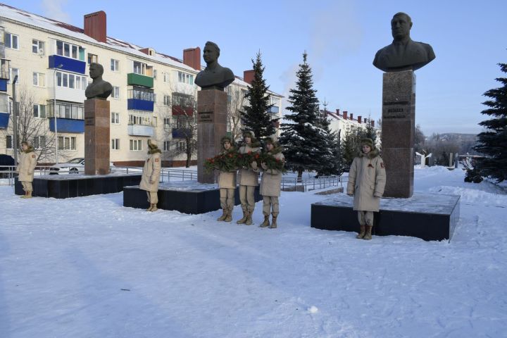 В Бавлах отметили День Героев Отечества