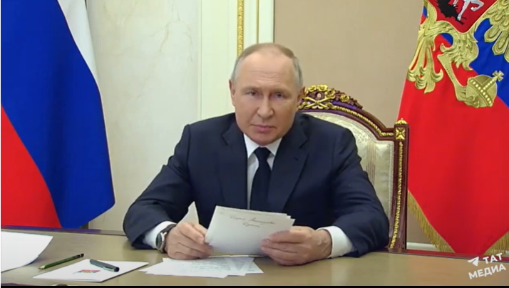 Владимир Путин поблагодарил педагогическое сообщество за веру в Родину