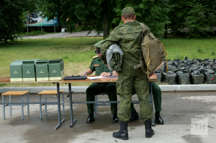 Денежное довольствие для служащих военных по контракту выросло