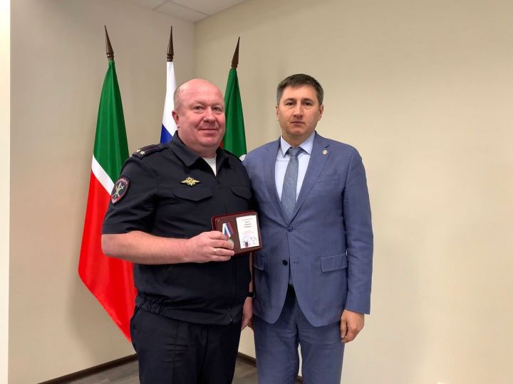 Бавлинцев наградили юбилейной медалью «Динамо»