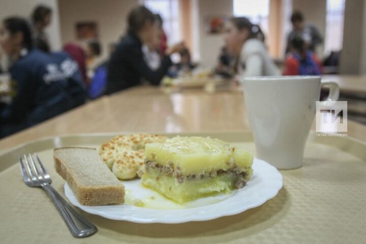 Роспотребнадзор: в российских школах 99,8% учащихся обеспечены горячим питанием