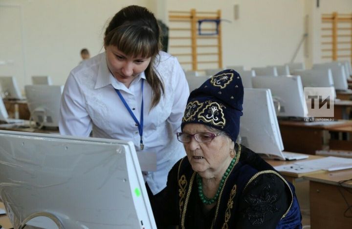 Росстат: На пенсии россияне продолжают работать еще более 7 лет