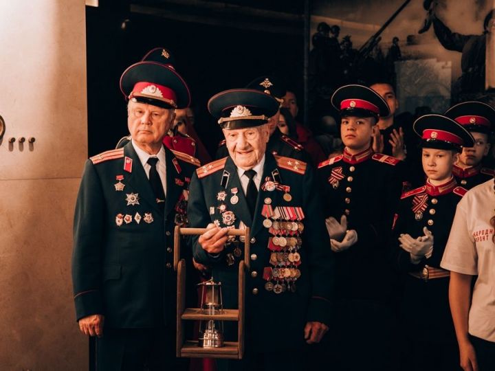 В столице Татарстана прошла церемония вручения «Огня памяти» ветерану ВОВ Алексею Комлеву