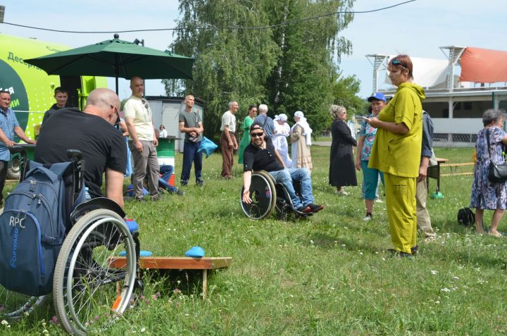 В Бавлах прошел малый Сабантуй для людей с ОВЗ