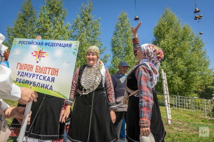 На празднике «Гырон быдтон» в Кукморе поставлен рекорд России по приготовлению каши