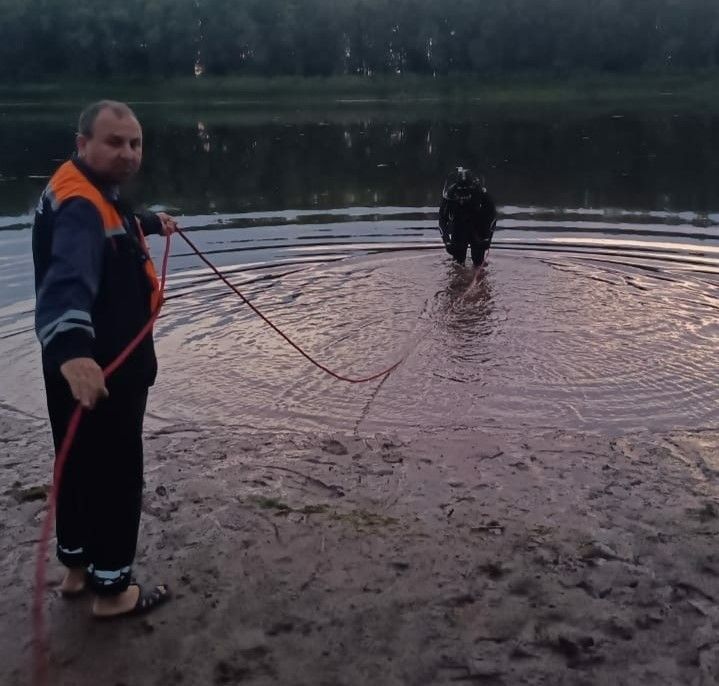 В Нижнекамсе водолазы извлекли из воды тело затонувшего мужчины