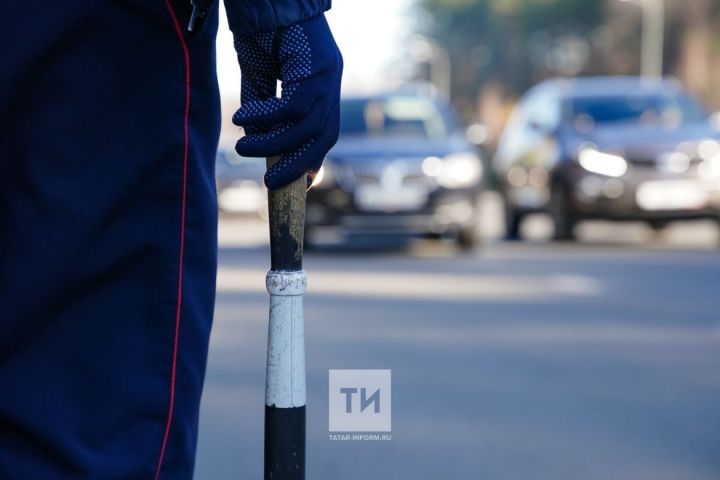 На бавлинской дороге задержали водителя с поддельными правами