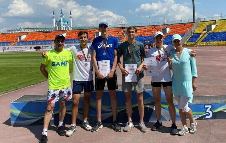 Бавлинские легкоатлеты вернулись с наградами из столицы Татарстана