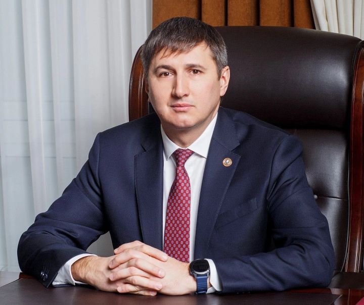 Глава Бавлинского района поздравил бавлинцев с Днём Республики Татарстан
