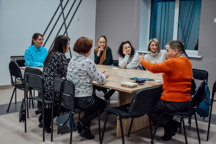 Для бавлинских мам организовали встречу с психологом