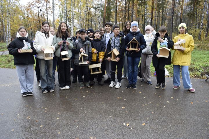 В Бавлах проходит экологическая акция «Птичья кормушка»