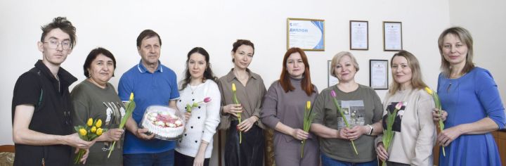 В «Бавлы-информ» поздравили женщин с 8 марта