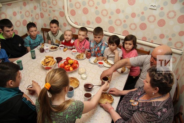 В Татарстане досрочная пенсия начислена более 18 тысячам многодетным матерям