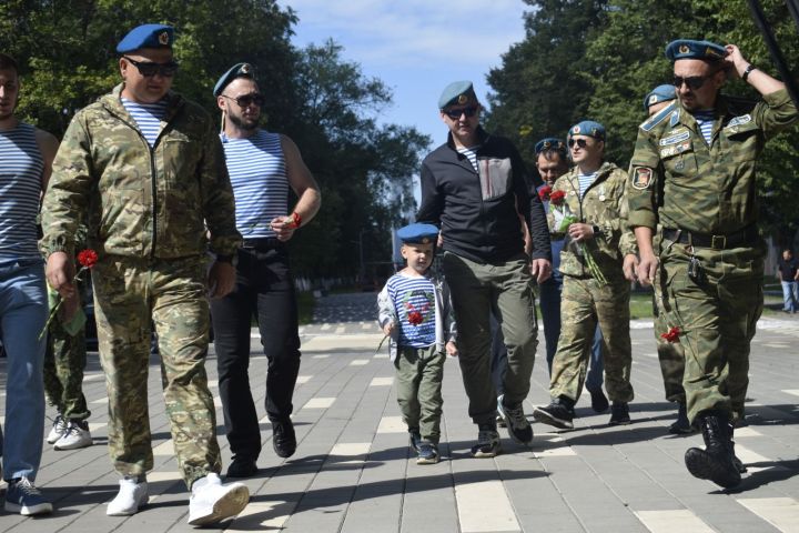 Бавлинские десантики отметили свой праздник