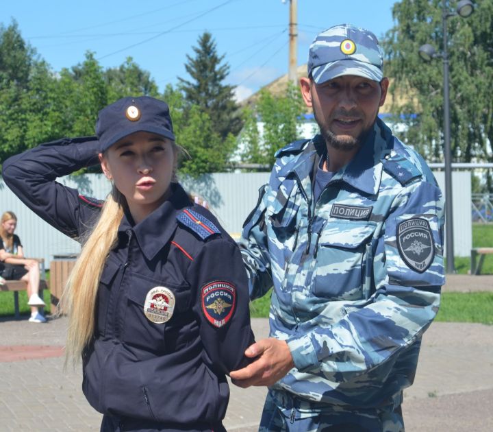 В Бавлах прошла зарядка со стражами порядка