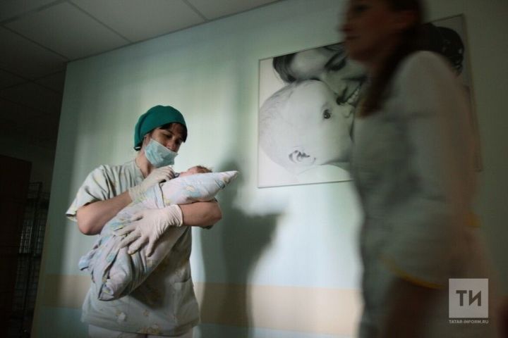 Около 1,2 млн детей родятся в России в 2025 году – демограф