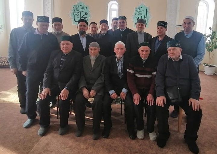 Имамнарның күчмә җыелышы Татар Томбарлысы авылында үтте
