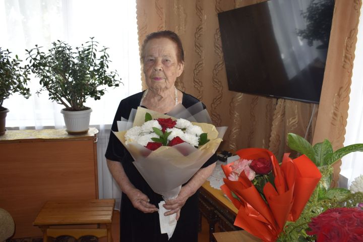 Баулы юбиляры: “Авырлыклар, кайгылар күрсәм дә, яшисем килеп яшим мин”