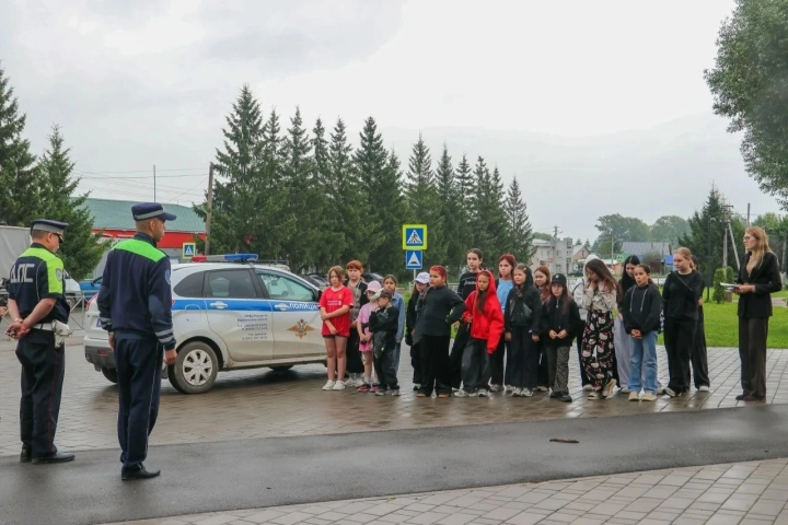 Для бавлинских детей из дворового лагеря провели познавательное мероприятие по ПДД