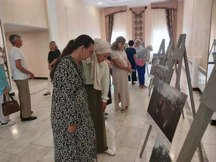 Баулы районында үзенчәлекле фотокүргәзмә ачылды