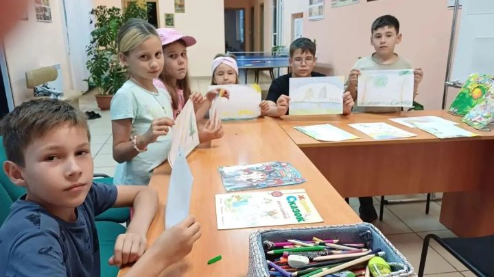 «Я рисую лето»: в Бавлинском районе прошёл час творчества
