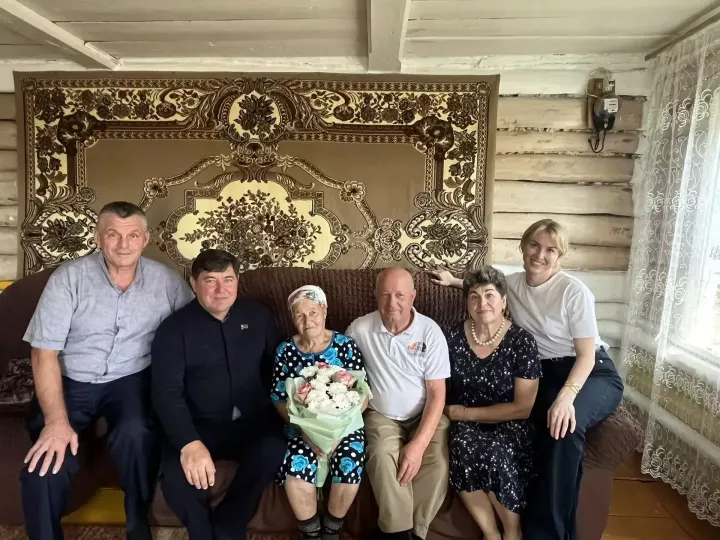 Хәнсевәр авылында ветеранны котладылар